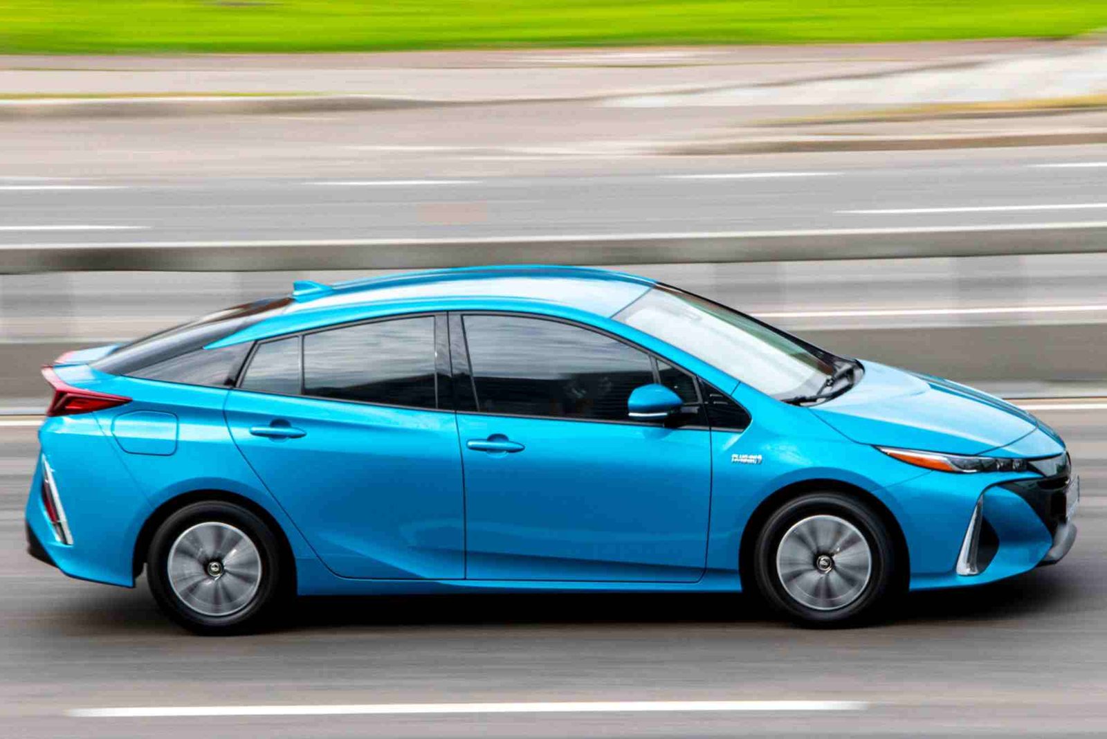 Cara Mengatasi Getar di Kecepatan Tinggi: Ban, Velg, atau Suspensi?