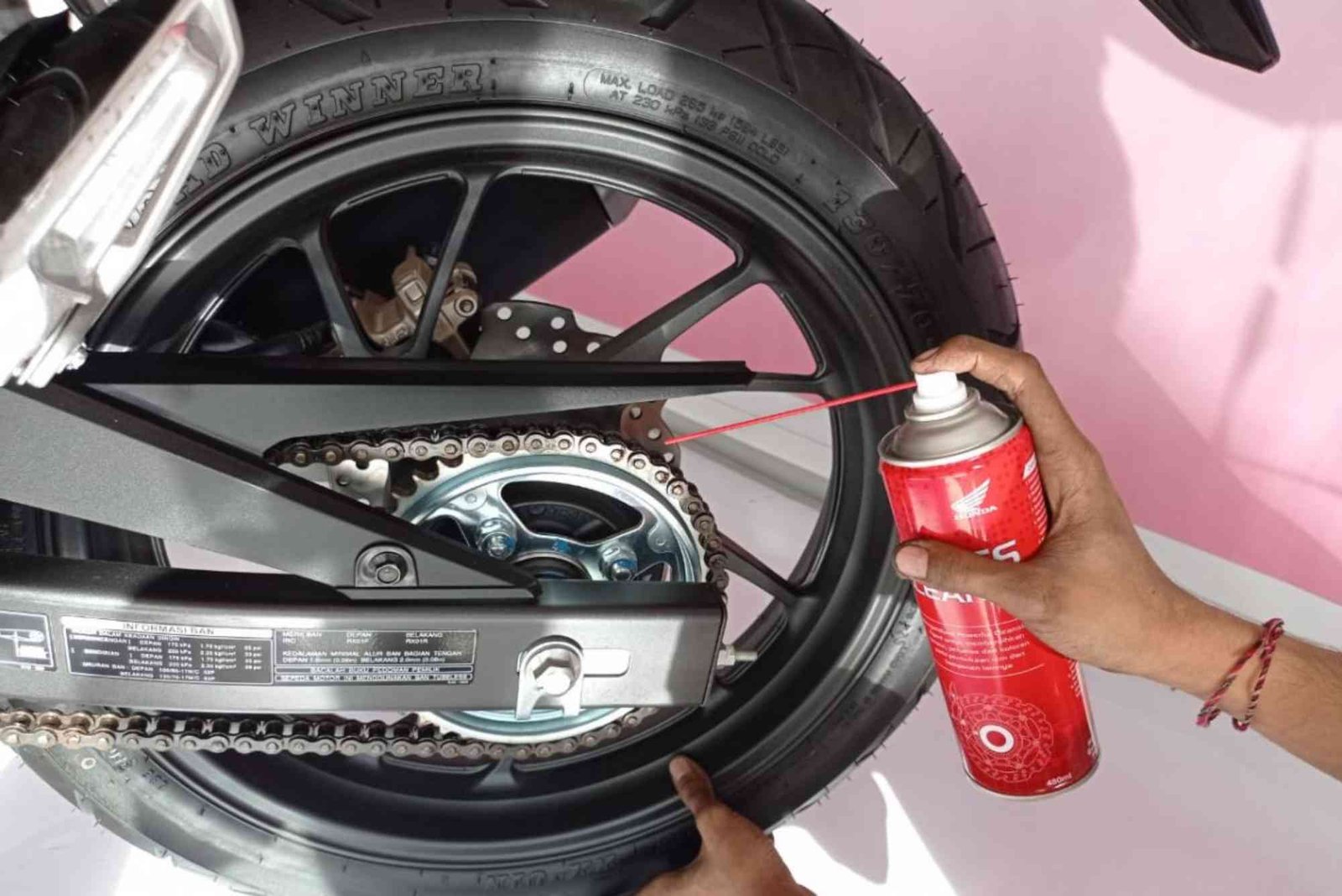 Perawatan Rantai Motor Cara Membersihkan dan Melumasi dengan Benar